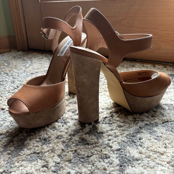 Steve Madden “Jillyy” Tan Leather Platform Peep Toe Heels NWOB Gorgeous! - Picture 8 of 16
